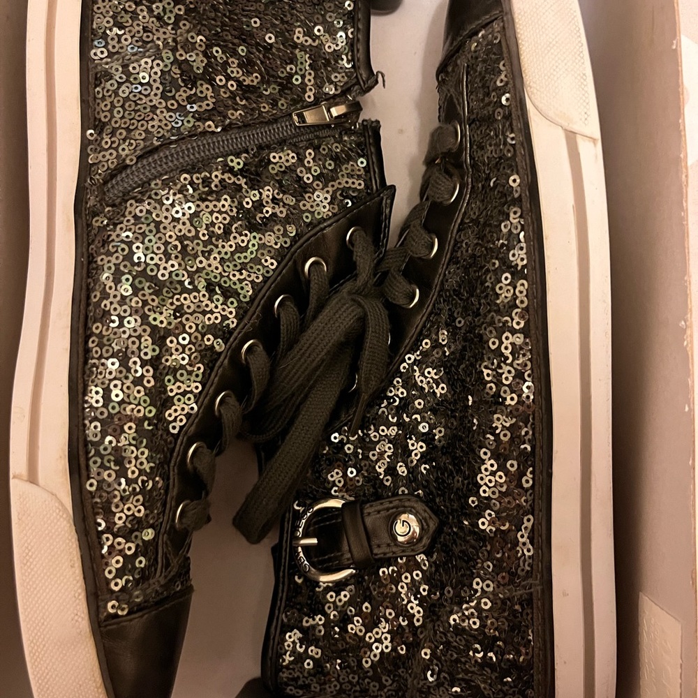 G by GUESS Maree2